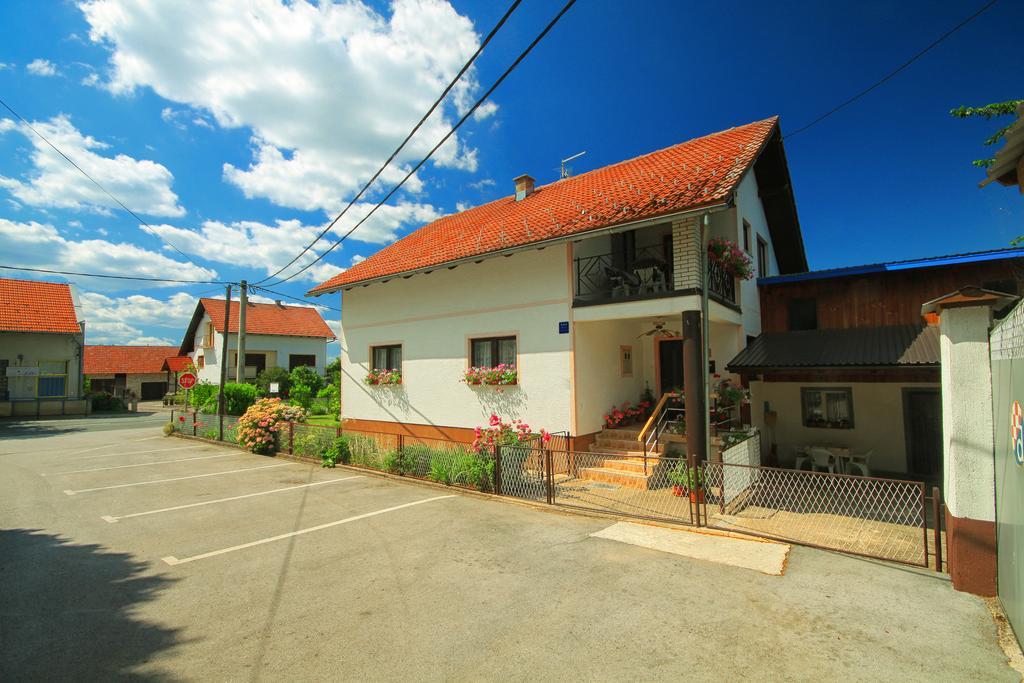 Apartman Josipa Dreznik Grad ภายนอก รูปภาพ