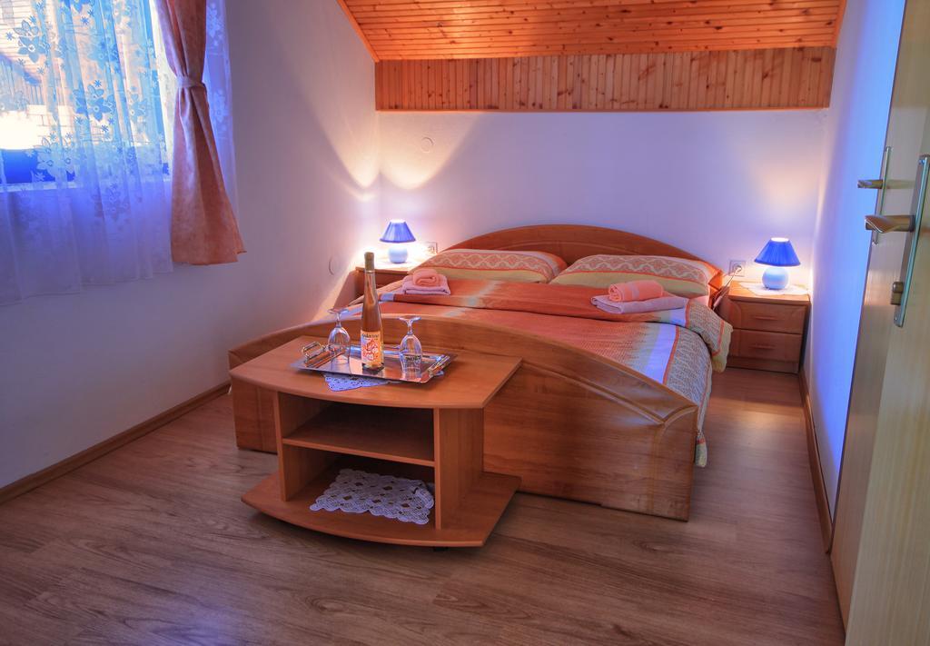 Apartman Josipa Dreznik Grad ภายนอก รูปภาพ