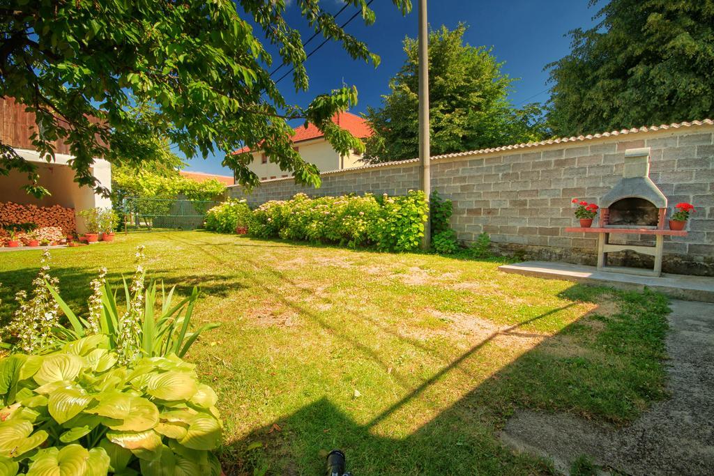 Apartman Josipa Dreznik Grad ภายนอก รูปภาพ