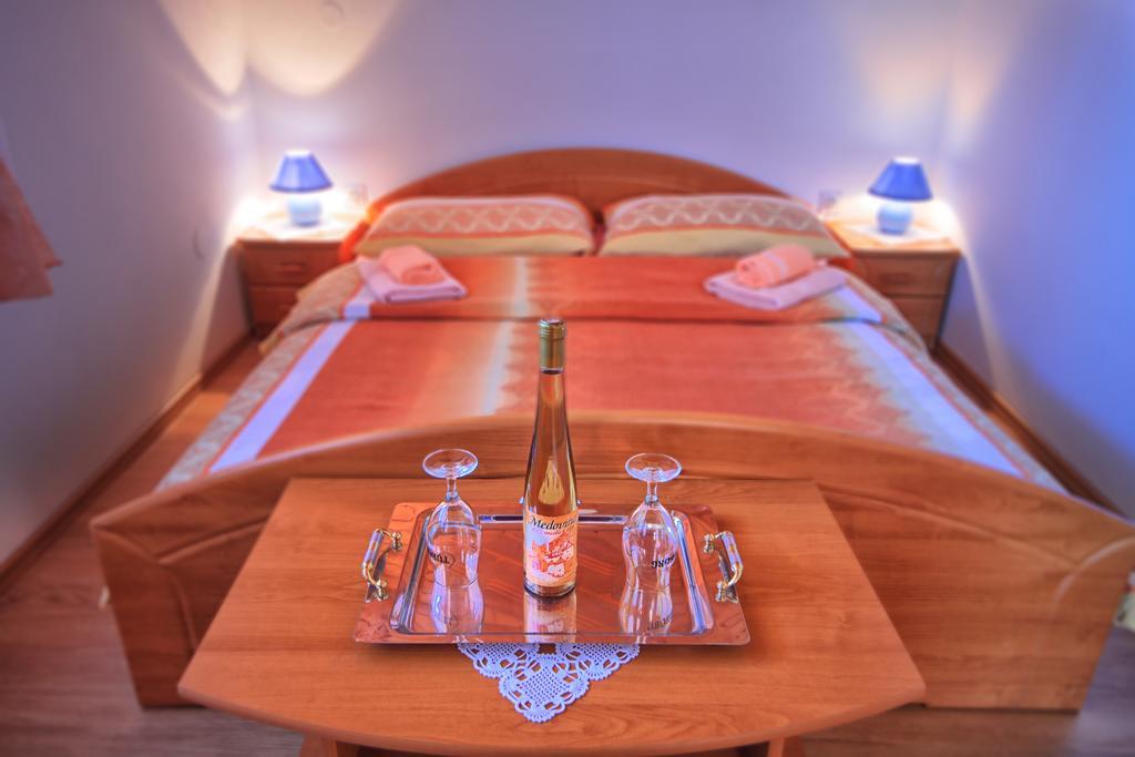 Apartman Josipa Dreznik Grad ภายนอก รูปภาพ